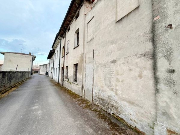 casa indipendente in vendita ad Erbè