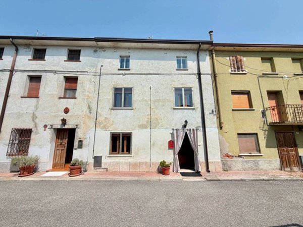 casa indipendente in vendita ad Erbè