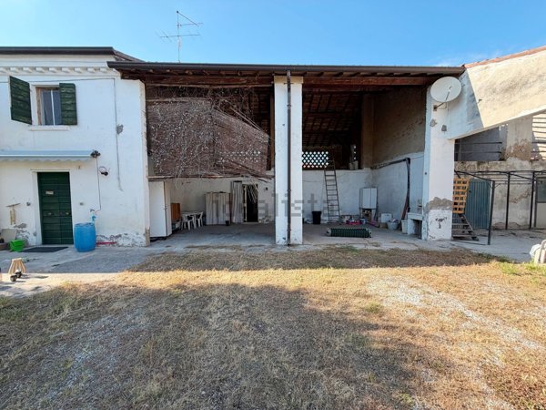 appartamento in vendita ad Erbè