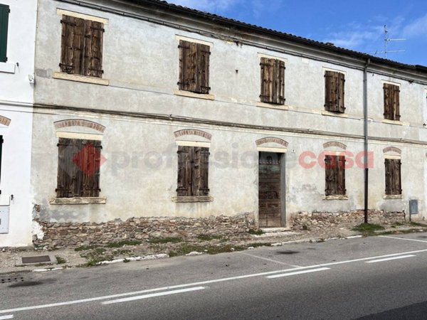 casa indipendente in vendita ad Erbè