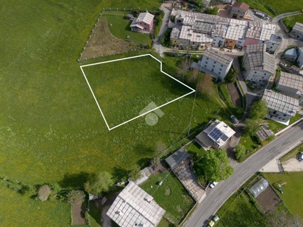 villa in vendita ad Erbezzo