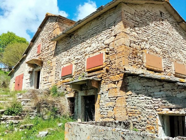 casa indipendente in vendita ad Erbezzo