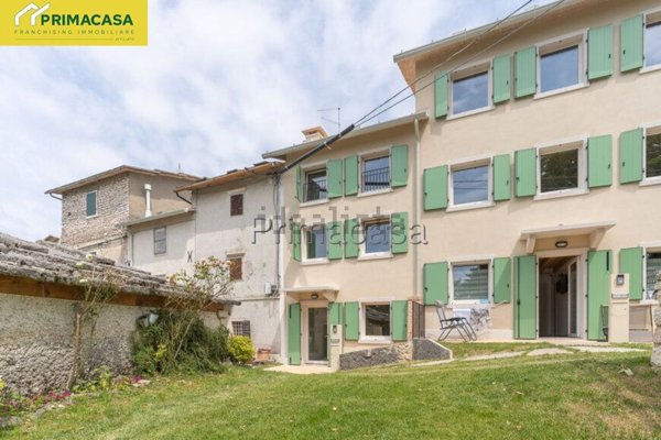 casa indipendente in vendita ad Erbezzo