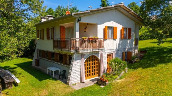 casa indipendente in vendita ad Erbezzo