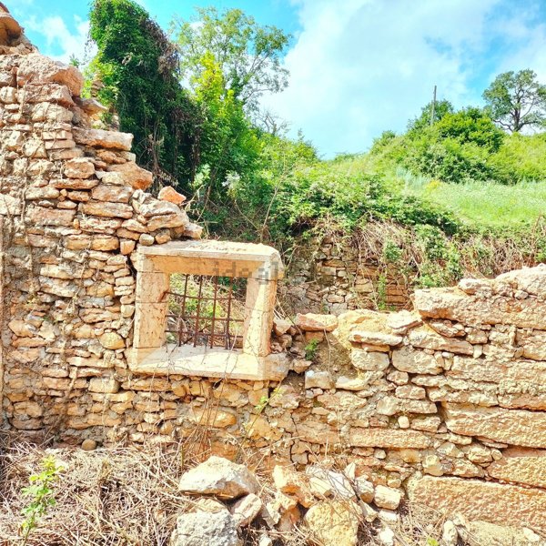 quadrivano in vendita ad Erbezzo