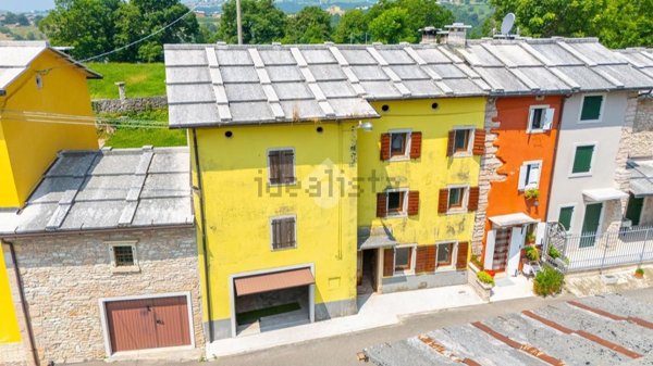 casa indipendente in vendita ad Erbezzo