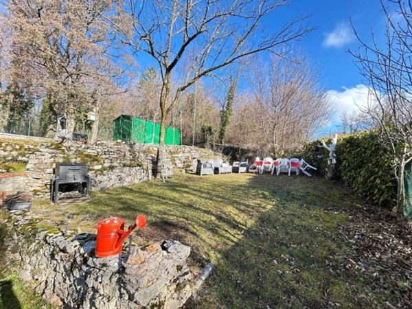 casa indipendente in vendita ad Erbezzo