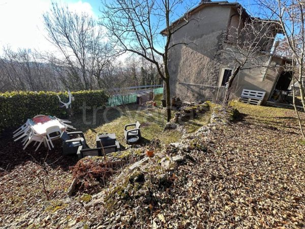 casa indipendente in vendita ad Erbezzo