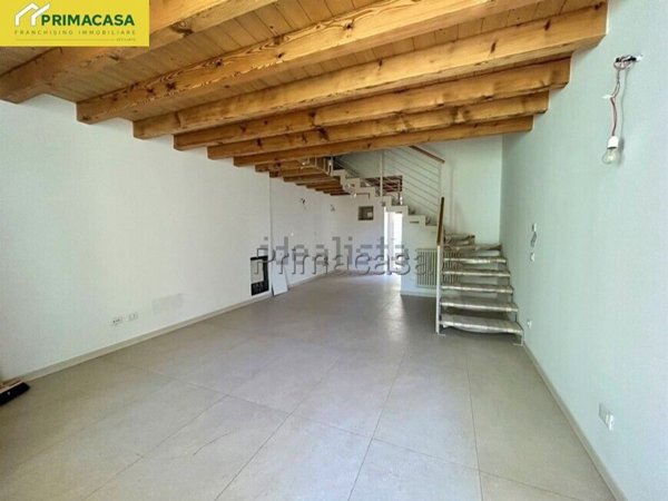 casa indipendente in vendita ad Erbezzo