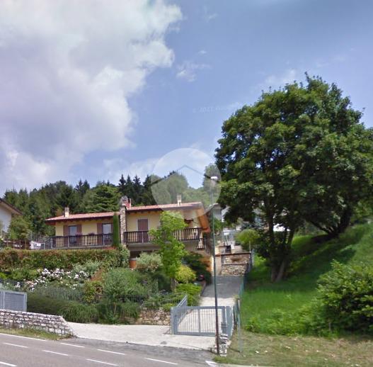 casa indipendente in vendita a Ferrara di Monte Baldo