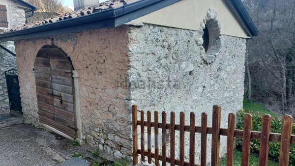 appartamento in vendita a Ferrara di Monte Baldo