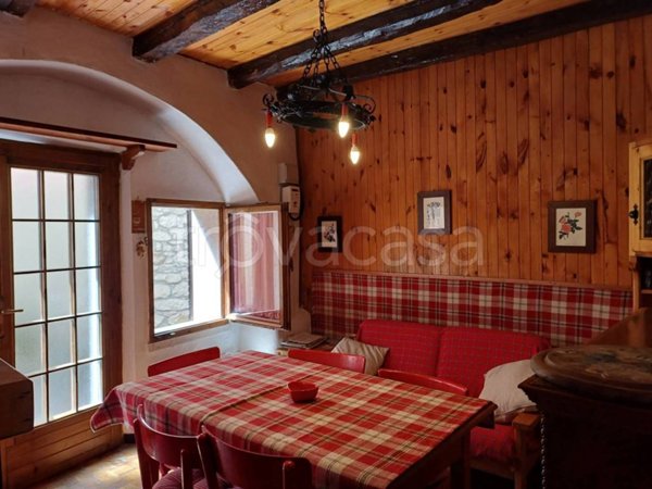 casa indipendente in vendita a Ferrara di Monte Baldo