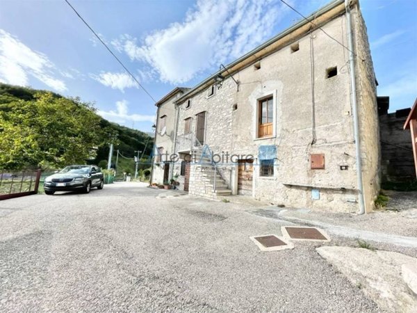 appartamento in vendita a Ferrara di Monte Baldo