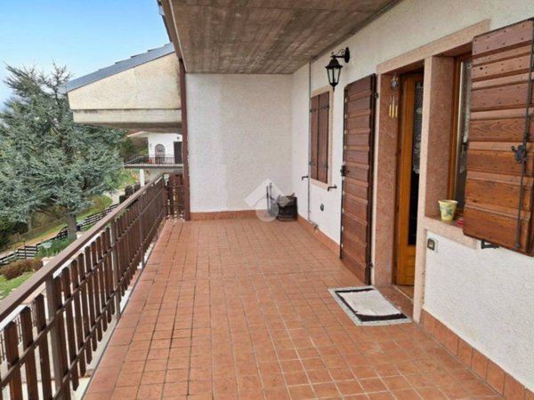 appartamento in vendita a Ferrara di Monte Baldo