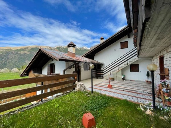 appartamento in vendita a Ferrara di Monte Baldo