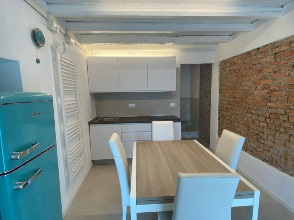 casa indipendente in vendita a Ferrara di Monte Baldo
