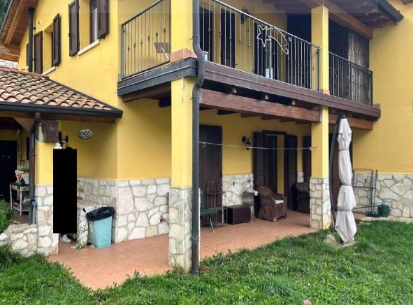 appartamento in vendita a Ferrara di Monte Baldo