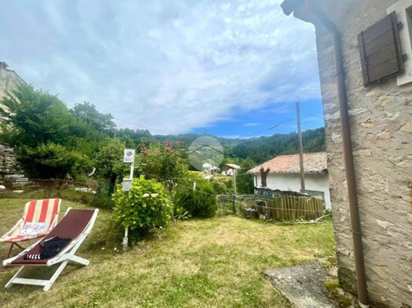 casa indipendente in vendita a Ferrara di Monte Baldo