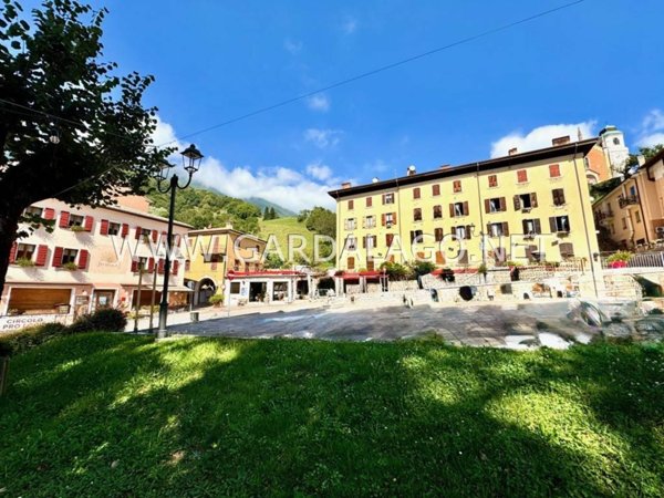appartamento in vendita a Ferrara di Monte Baldo
