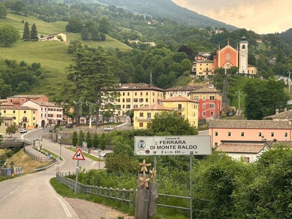 casa indipendente in vendita a Ferrara di Monte Baldo