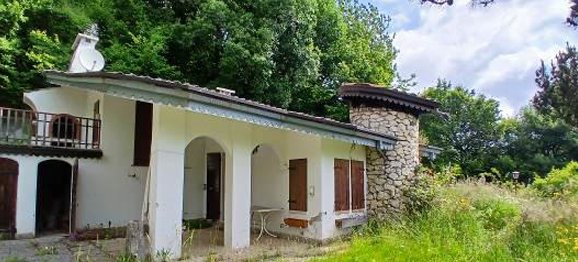 casa indipendente in vendita a Ferrara di Monte Baldo