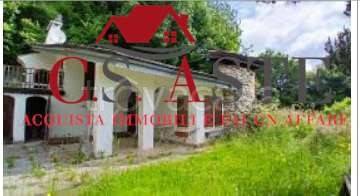 casa indipendente in vendita a Ferrara di Monte Baldo