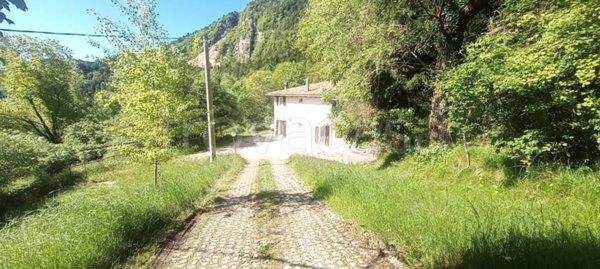 appartamento in vendita a Ferrara di Monte Baldo