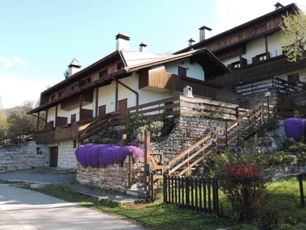 appartamento in vendita a Ferrara di Monte Baldo