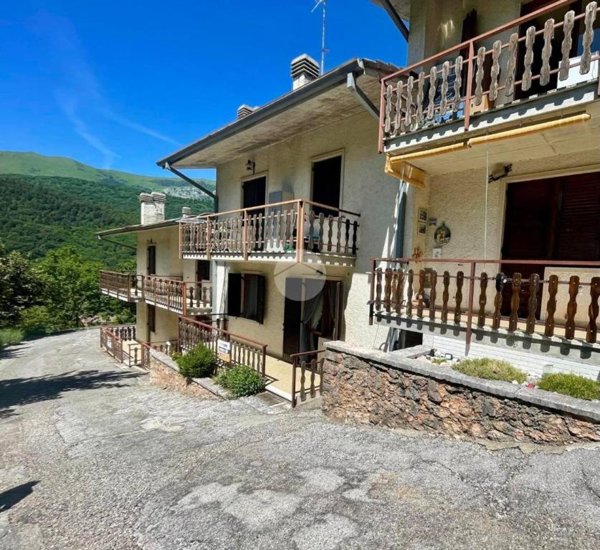 appartamento in vendita a Ferrara di Monte Baldo