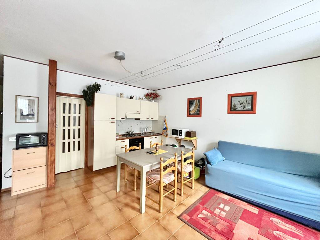 appartamento in vendita a Ferrara di Monte Baldo