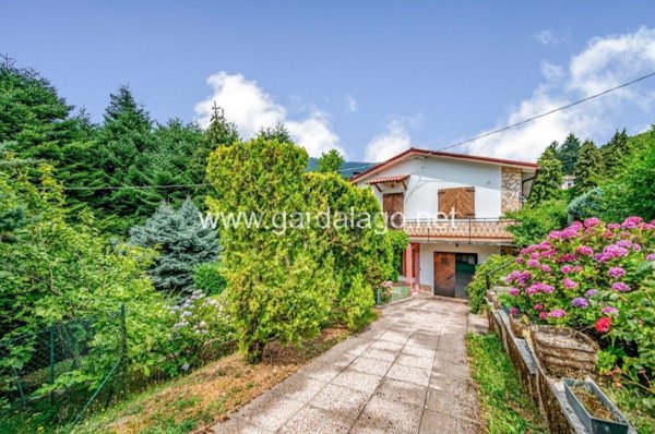 casa indipendente in vendita a Ferrara di Monte Baldo