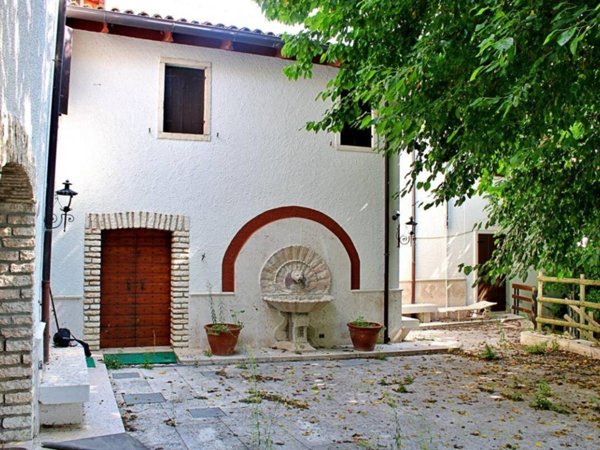 casa indipendente in vendita a Fumane