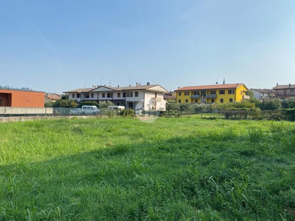terreno edificabile in vendita a Fumane