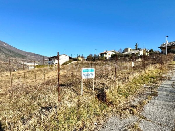 terreno edificabile in vendita a Fumane