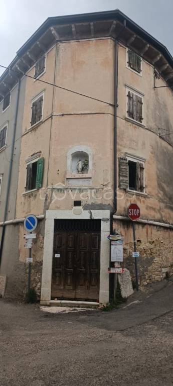 casa indipendente in vendita a Fumane in zona Cavalo
