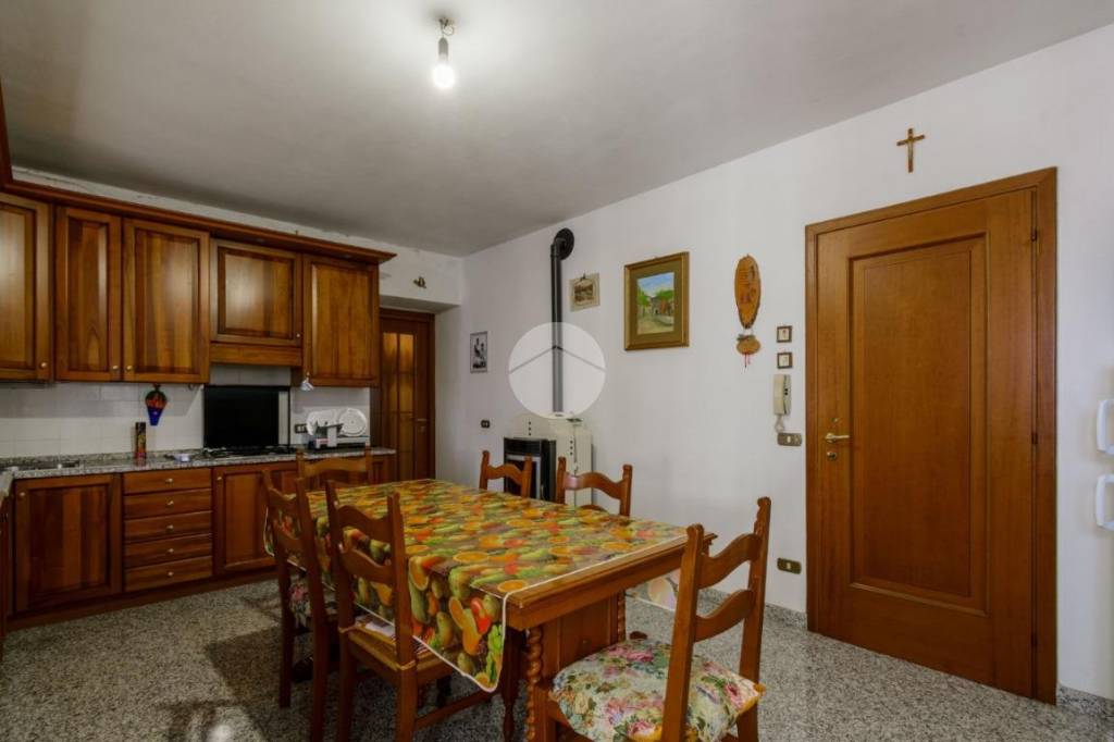appartamento in vendita a Fumane in zona Breonio