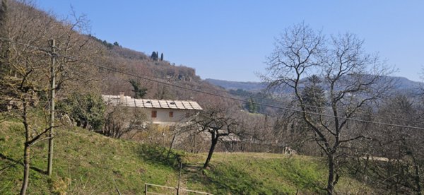 casa indipendente in vendita a Fumane in zona Molina