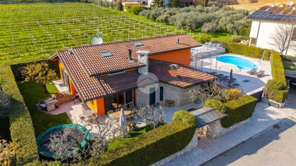 casa indipendente in vendita a Fumane