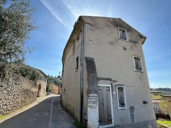casa indipendente in vendita a Fumane