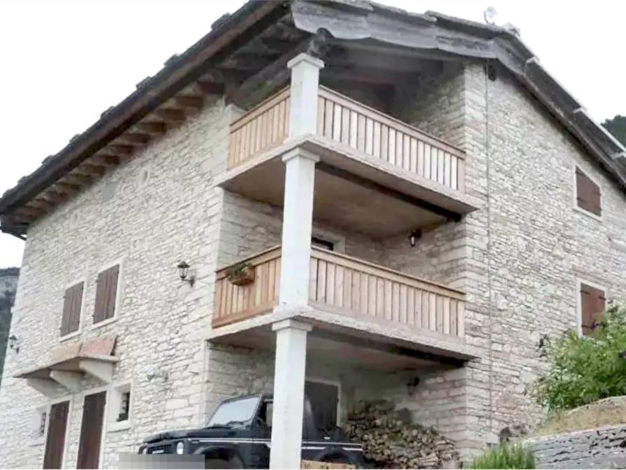 casa indipendente in vendita a Fumane