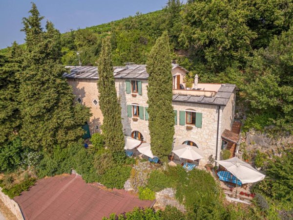 casa indipendente in vendita a Fumane in zona Cavalo