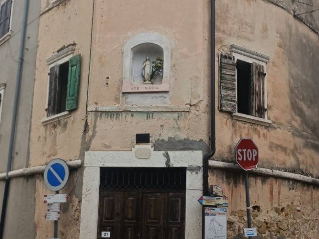 casa indipendente in vendita a Fumane in zona Cavalo