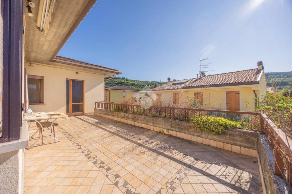 casa indipendente in vendita a Fumane