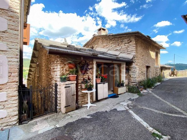 appartamento in vendita a Fumane in zona Molina