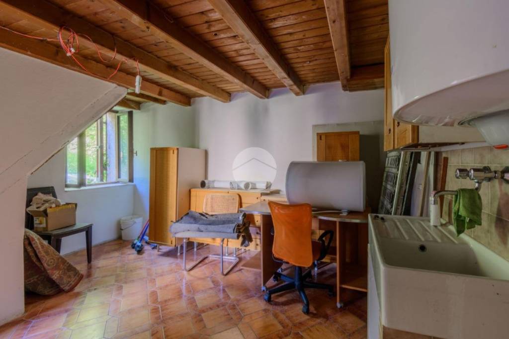 appartamento in vendita a Fumane in zona Breonio