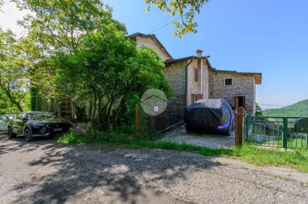 appartamento in vendita a Fumane in zona Breonio