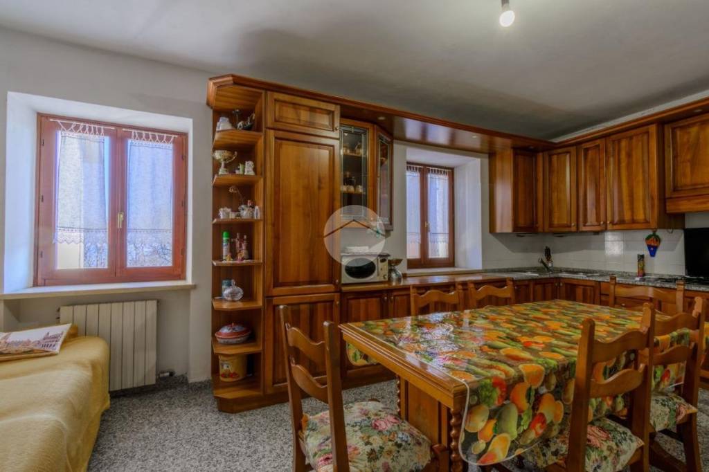 appartamento in vendita a Fumane in zona Breonio