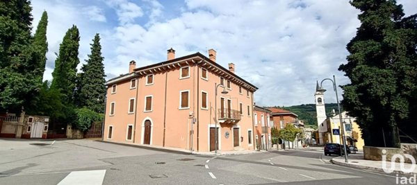 villa in vendita a Fumane