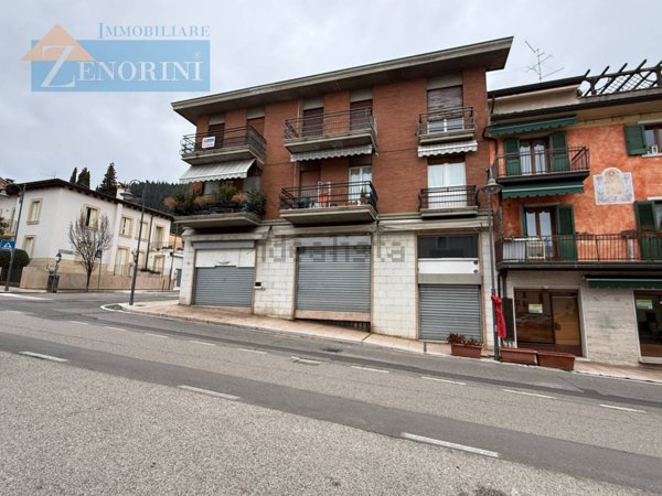 locale commerciale in vendita a Fumane