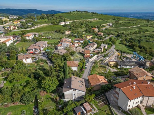 casa indipendente in vendita a Fumane in zona Cavalo